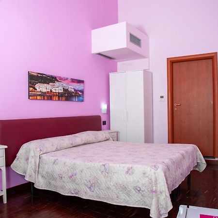 Palazzo Carafa Della Spina Room And Apartment ナポリ エクステリア 写真