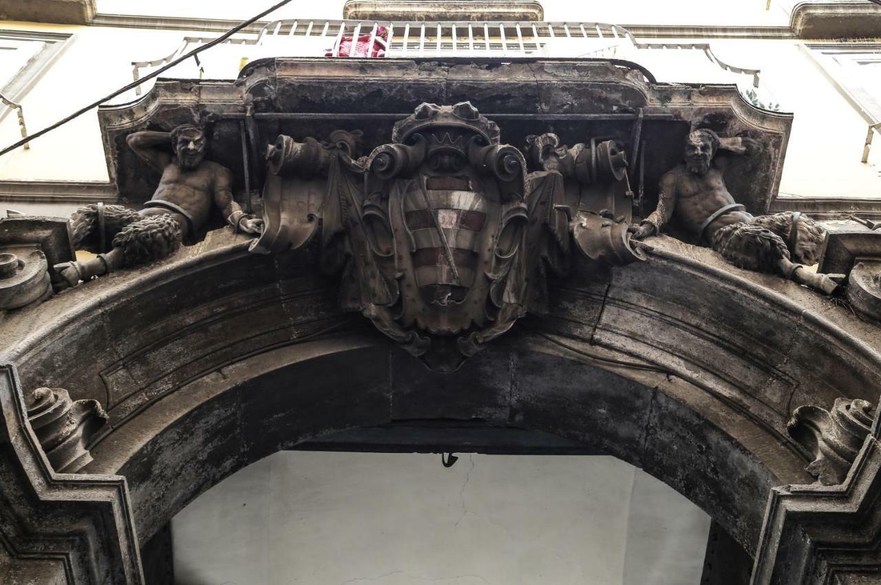 Palazzo Carafa Della Spina Room And Apartment ナポリ エクステリア 写真