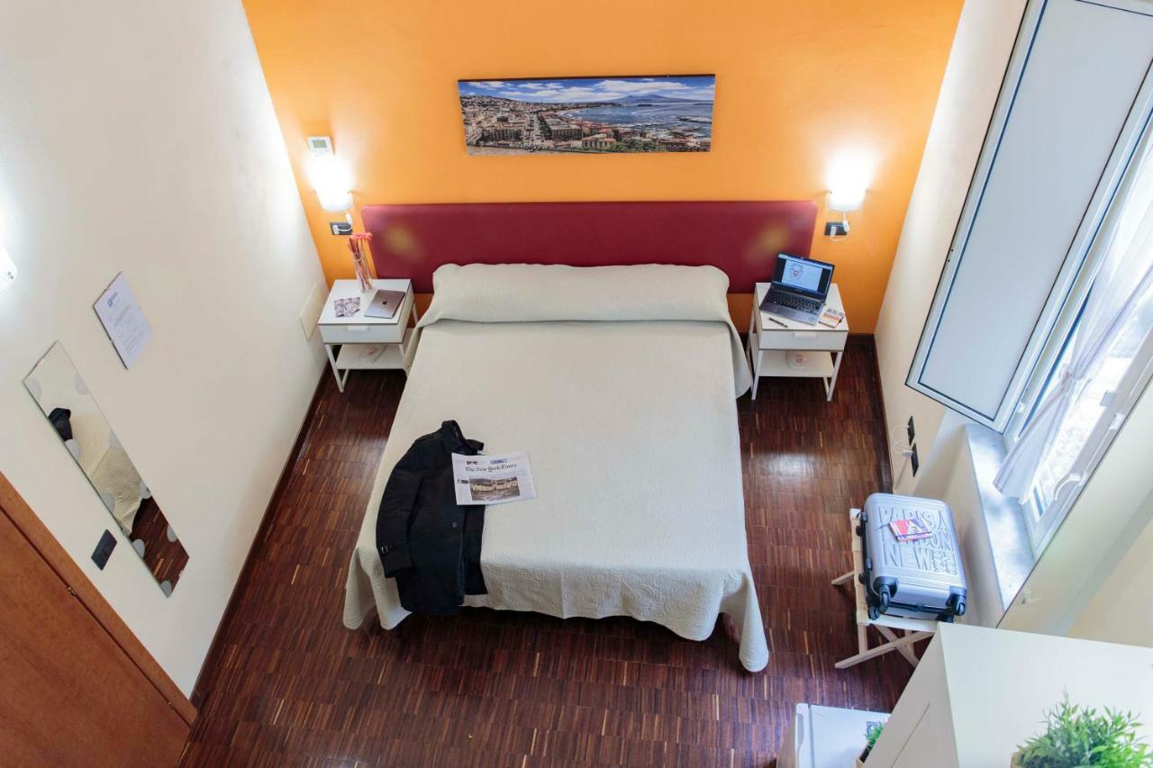 Palazzo Carafa Della Spina Room And Apartment ナポリ エクステリア 写真
